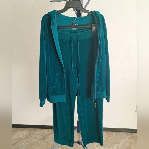 ☃️NWOT Made for Life Large Velour Tracksuit Green Soft Feel - Picture 3 of 14